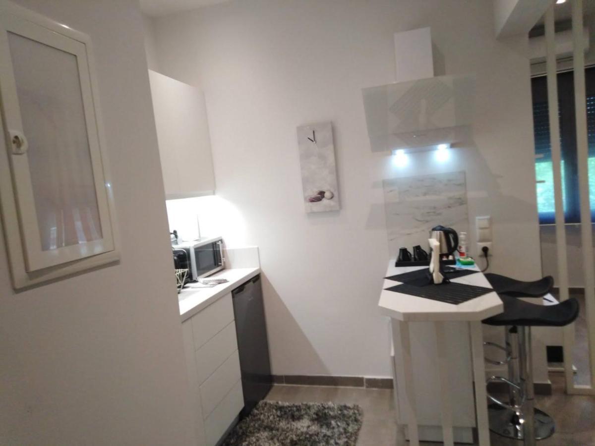 Syntagma Contemporary Apartment Атина Екстериор снимка